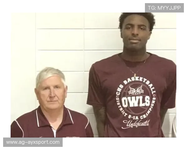 尼克斯的空中防线:米切尔·罗宾逊的封盖之舞 尼克斯的空中防线:米切尔·罗宾逊的封盖之舞